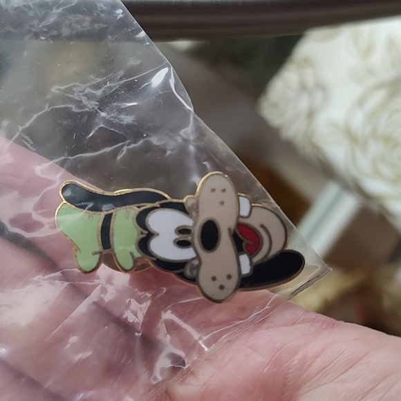 NWOT Disney Vintage Goofy Pin - Picture 2 of 3
